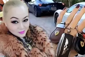 浙江女富豪冯萍：谁要娶我，我就送他一台宾利，如今怎么样了？图片