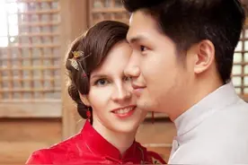 俄罗斯美女远嫁四川，生二胎婆婆给1万红包，发现中俄文化差异大图片