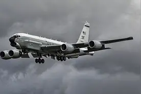 美军侦察机抵近长江口，恐收集福建舰信息，我们如何应对？图片