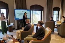 北外滩“世界会客厅”来了群外国专家图片