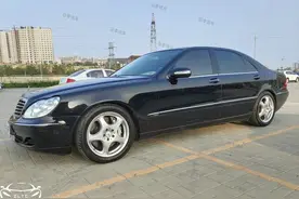 国内最牛奔驰普尔曼，20年前比劳斯莱斯还贵，五连号靓车牌吸睛图片