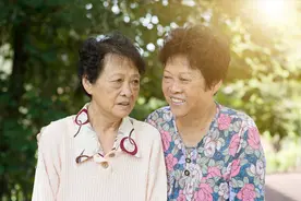 母亲将48万交给儿子保管，钱被用完以后，母亲竟向女儿索要40万图片