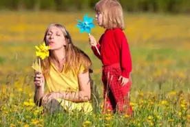 心理学研究：几胎家庭才是最幸福的？看完你就明白了图片