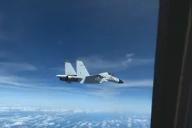 距离仅6米! 美RC-135侦察机遭中国战机“死亡”拦截: 能将其击落吗?图片