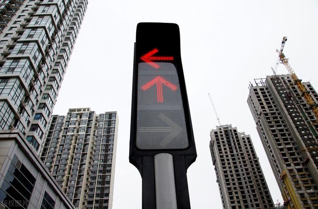 宿州楼市，下滑2.7%，连跌一年，冰火两重天，5万的库存何去何从