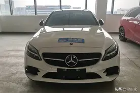 一年亏十万！21款奔驰C级只卖25万！大哥：放心开，就掉个打火机图片