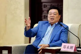 宁德时代和比亚迪两大巨头，幕后隐藏着一位做服装生意的浙江老板图片