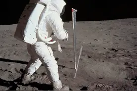阿波罗登月时期留下的脚印，被卫星拍到，为何有人就是理解不了？图片