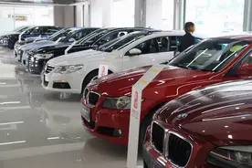 北京二手车市场的车辆“聚积成堆”，“千元一辆”为何无人问津图片