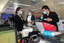 华阴市医保局：立足小窗口 做好大服务图片