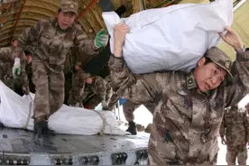 汶川地震，从4999米高空舍命一跳的15位勇士，如今都是何待遇？图片