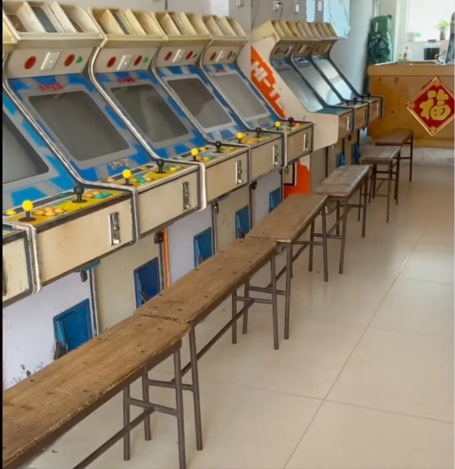 人人都能一币玩个把小时，老板亏电费反而很高兴，游戏厅水太深