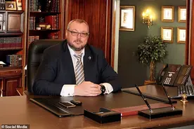 俄罗斯51岁亿万富翁身亡，躺在妻女的尸体旁，死因引发多种猜测图片