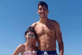 网恋情侣奔现才发现，俩人身高差56公分！日常画风依然甜到飞起图片