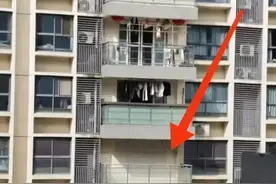 17年，男子买房对门无人居住，好心大爷提醒：他家每天都亮着灯图片