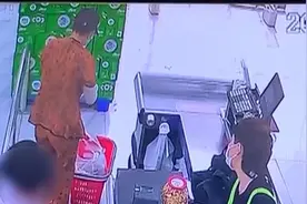 以购物筐为掩护“逃单”？女子被抓后疯狂道歉图片