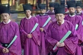 为什么古代大臣上朝时手里都有一块板子图片