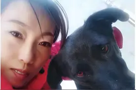 俩石油女工七年呵护流浪狗图片