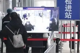 一句破防！故乡防疫人员问打工人：想家了吧？想回来就回来吧……图片