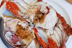 螃蟹用冷水还是热水蒸很关键，再多加一步，不流黄不掉腿，无腥味图片