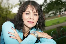 英国妈妈怀上八胞胎又全部失去，丧子之痛伴随一生图片