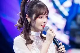 抖音拥有2312万粉丝的网红“兔子牙”朱容君图片