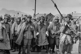 两万战俘改造记——孟良崮战役俘虏的教育改造与转化图片