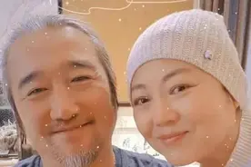 “乡村剧一姐”王茜华，年轻时堪称绝色，46岁为拍戏脸上打200针，与二婚老公恩爱无比，如今儿女双全图片