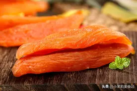 晒红薯干，直接晒容易坏还发黑，80奶奶教2招，色泽红亮越嚼越甜图片