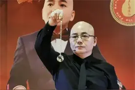 “亚洲第一催眠师”有多厉害？三秒催眠美女主持，拿洋葱当苹果吃图片