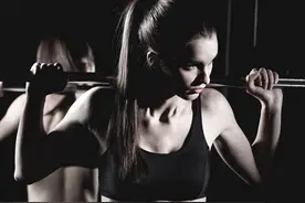 长期坚持练硬拉有哪些好处呢？图片