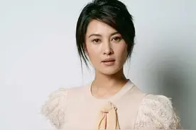 常戎与王菁华分手20年：他娶小妻子生活圆满，她待字闺中让人心痛图片