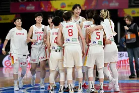 女篮薪资：韩旭年薪400万，普通球员不足5万，周琦咋敢要4个亿？图片