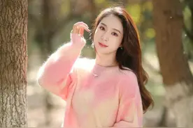 寒冷冬天的毛衣穿搭，学会这3个搭配技巧就够了，温柔时尚显年轻图片