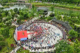 60秒看贵州丨山水秀丽 人文天柱图片