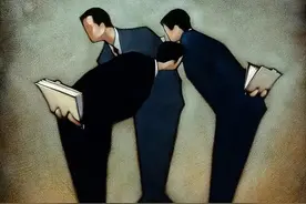 心理学：尖酸、刻薄，度量小的人，总喜欢干这2种事，希望你不是图片