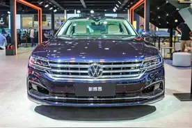 预计35万起售，新款大众辉昂实车到店，现款降至25万图片