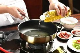 炒菜“炒”出问题？这几个炒菜习惯，你一定要改图片
