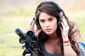 精准度堪比大狙的气步枪 初速300米每秒 五十米上轻易击碎啤酒瓶图片