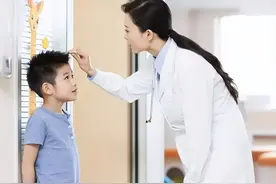 2022年儿童标准身高表出炉，1-18岁都能看！你家孩子身高达标了吗图片