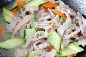 教你正确使用嫩肉粉，学会这个比例，炒出来的肉比饭店的好吃图片