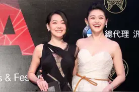 亲姐妹共侍“黑道干爹”，黑白两道无人敢惹，成名之路更加刺激图片