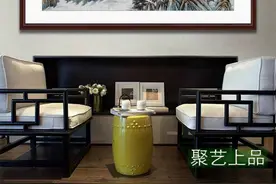 客厅沙发背景墙挂什么画好？字画给人恰到好处的高级感图片