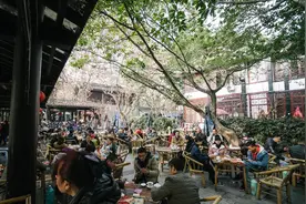 成都主城的土著去哪儿了？李伯清：享受生活十之八九在麻将馆里坐图片