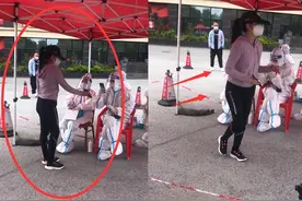 陈晓陈妍希牵手排队做核酸！女方身材发福明显，在上海租房被隔离图片