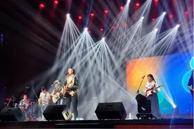 唱响一个时代的记忆《2023 和平与爱·纪念黄家驹30载》全国巡回演唱会图片