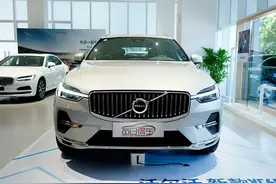 40万内轻松落地的豪华中级SUV 沃尔沃XC60 2023款实拍导购图片