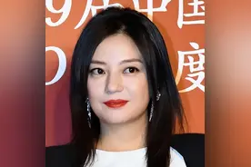 “退网”两年后，再看赵薇的“窘境”，她很可恨，也很可悲图片