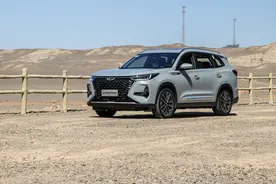 瑞虎8 PRO：254马力+四出排气！这辆中型SUV只卖14.39万图片