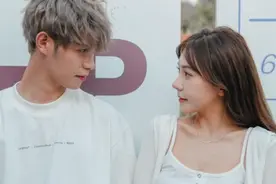 每天都像吃席，童锦程在公司和美女共进晚餐，20个菜起步，太奢华图片